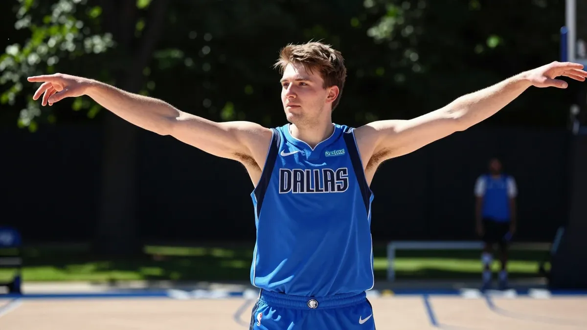 Dallas Mavericks waive Matt Cross after preseason roster move